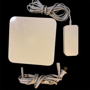 Apple A1143 AirPort Extreme Base Station With Power Supply and 2 Power Cord